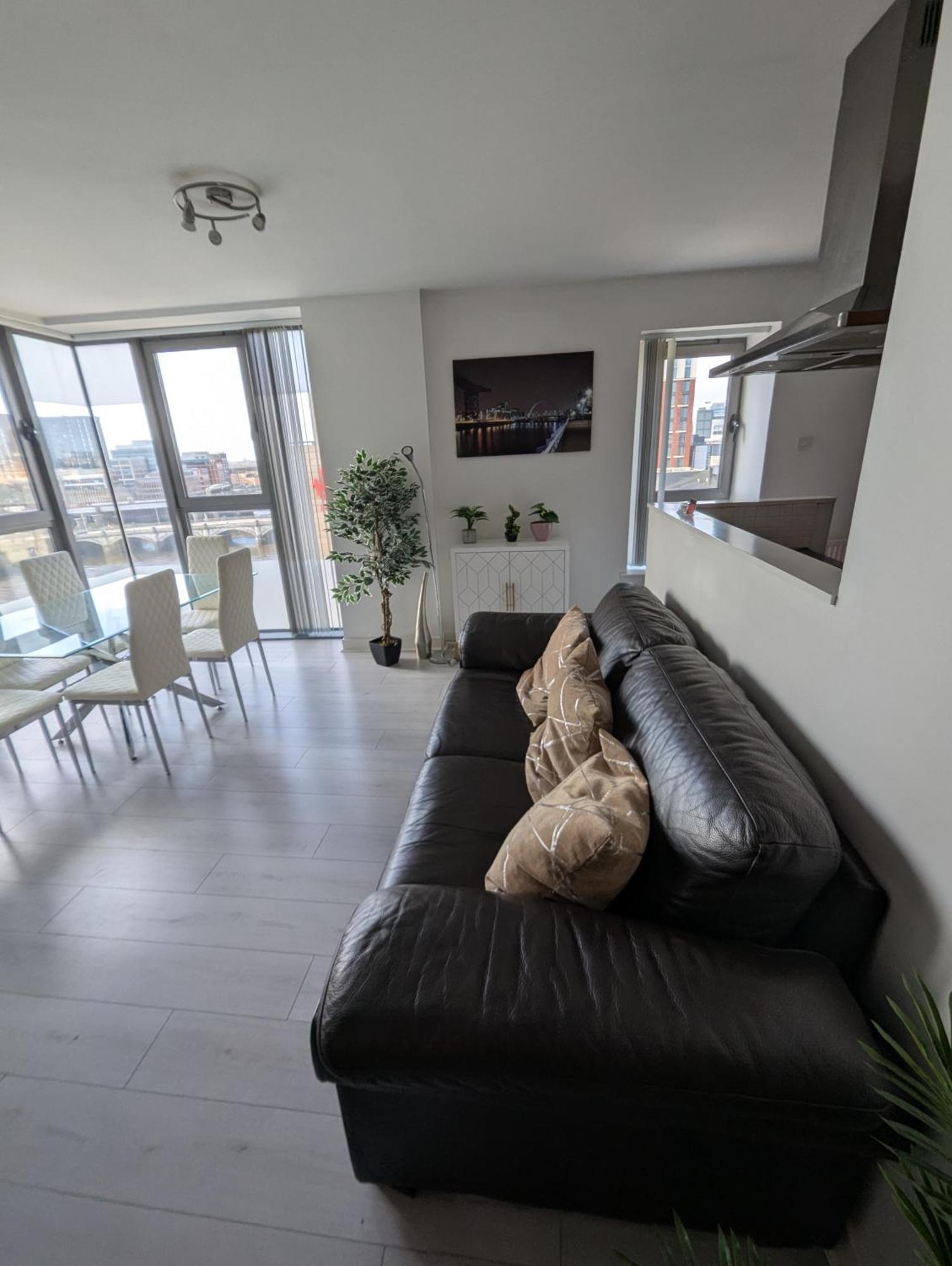 Glasgow City Centre Waterfront Apartment Экстерьер фото